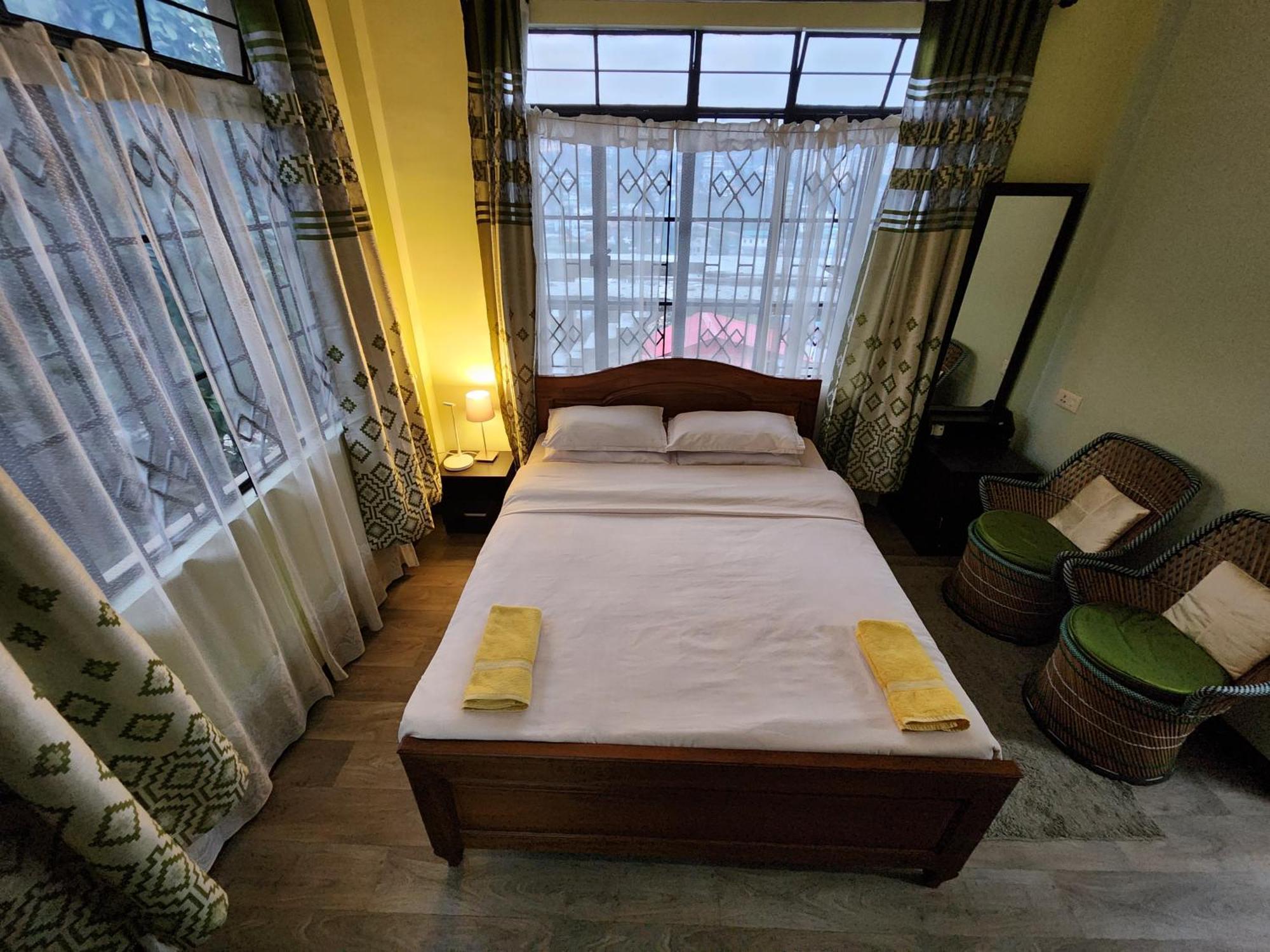 Cafe Sola Bnb ชิลลอง ภายนอก รูปภาพ