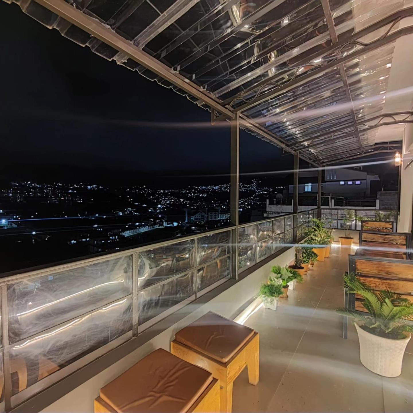 Cafe Sola Bnb ชิลลอง ภายนอก รูปภาพ